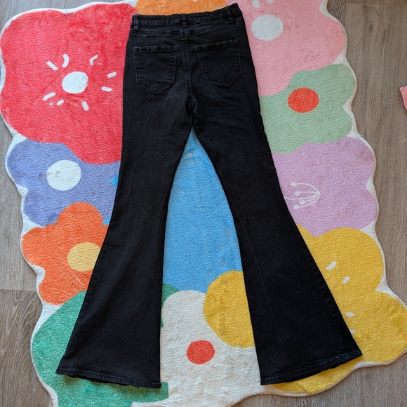 🖤 Black Flare Jeans - Picture 2 of 5